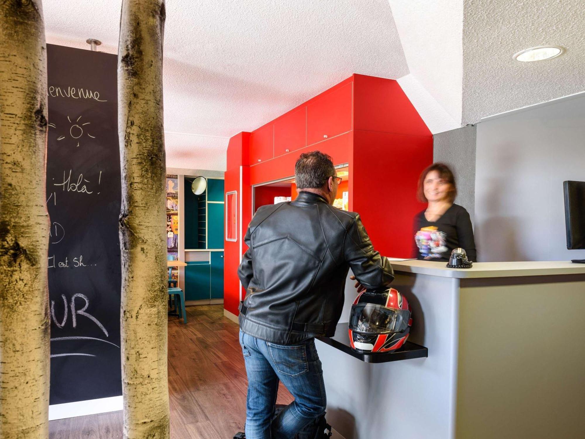 Hotelf1 Nimes Ouest Zewnętrze zdjęcie